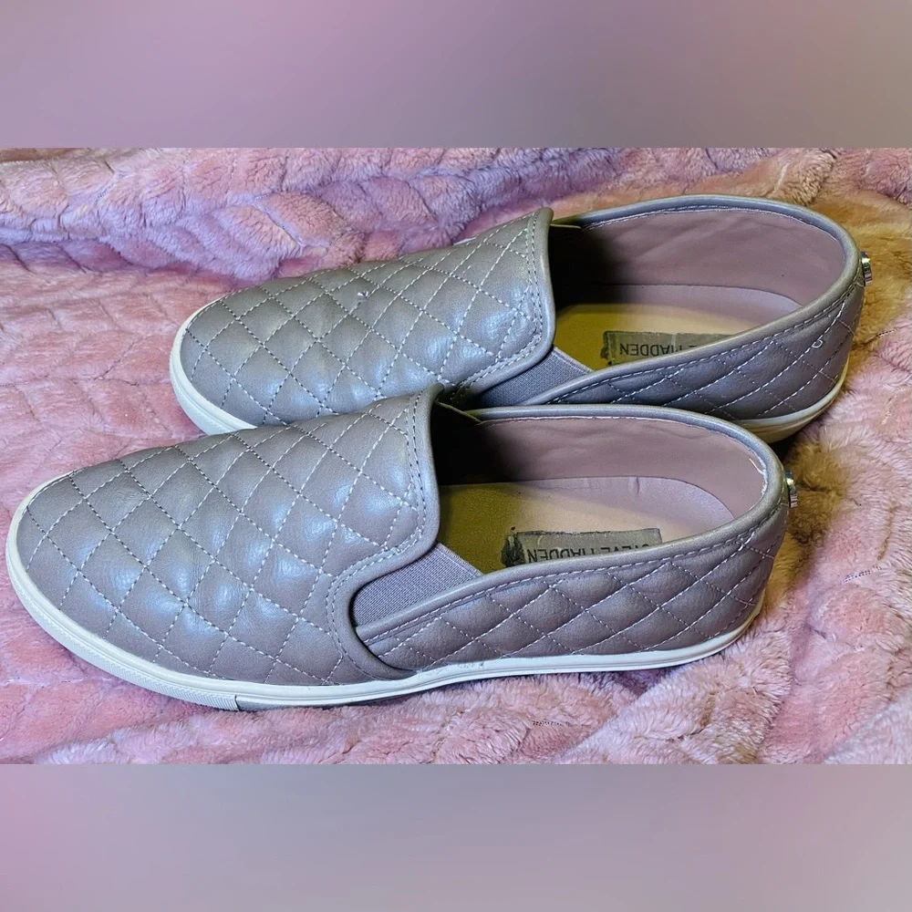 Steve Madden Quilted Slip Ons,‎ 8
